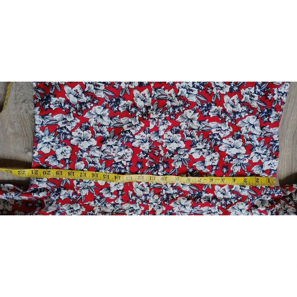 J. Crew Shirt Size M Secret Wash 98% Organic Cotton Classic Stretch Floral AE716